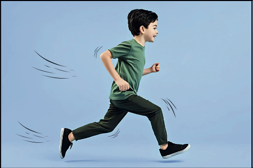 Il bambino senza cappello corre